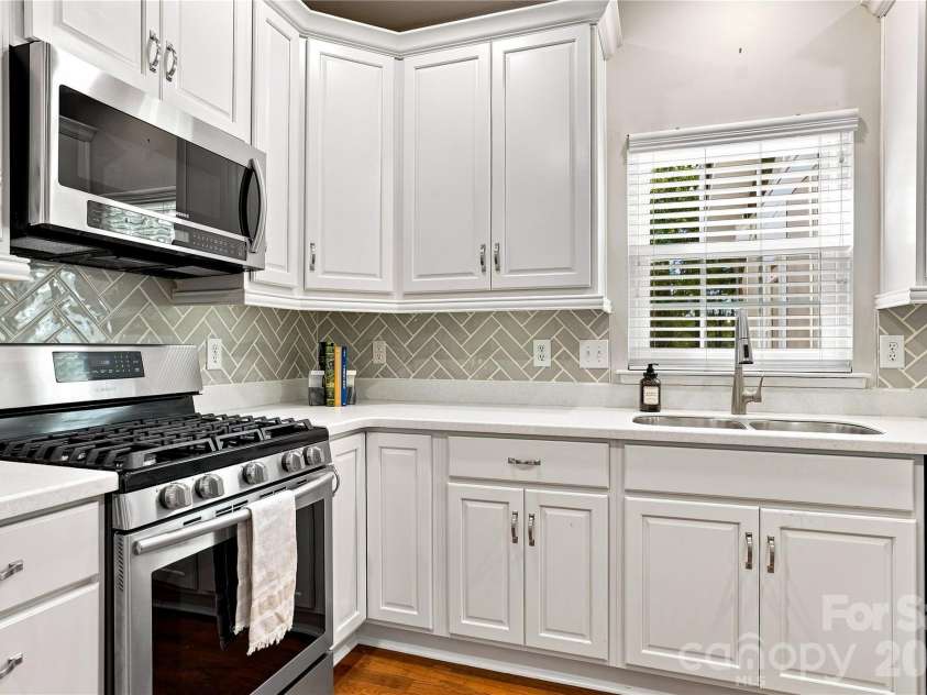 5477 Cambridge Bay Drive, Charlotte, NC 28269.  MLS# CAR4419836, YatesRealty ID 48767. 
