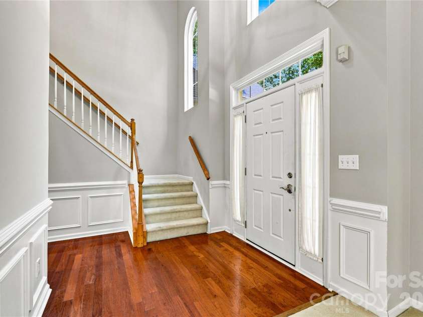 5477 Cambridge Bay Drive, Charlotte, NC 28269.  MLS# CAR4419836, YatesRealty ID 48767. 