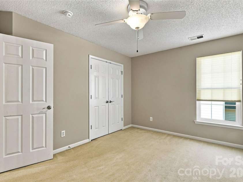 5477 Cambridge Bay Drive, Charlotte, NC 28269.  MLS# CAR4419836, YatesRealty ID 48767. 