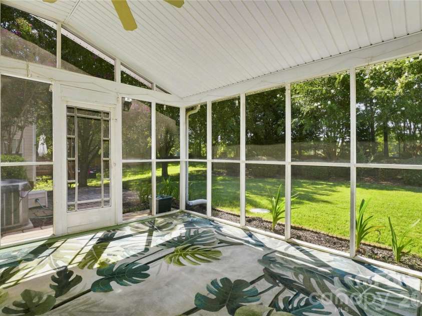 5477 Cambridge Bay Drive, Charlotte, NC 28269.  MLS# CAR4419836, YatesRealty ID 48767. 