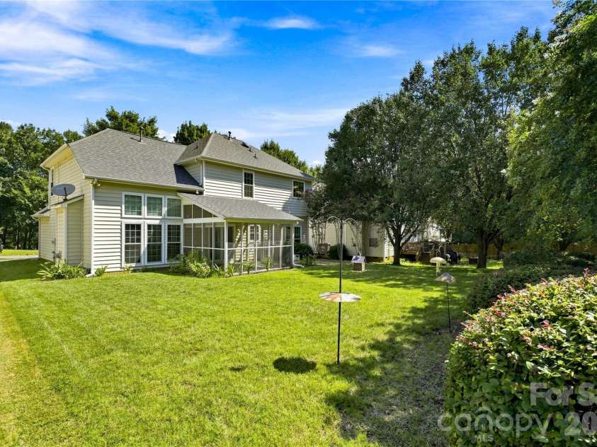 5477 Cambridge Bay Drive, Charlotte, NC 28269.  MLS# CAR4419836, YatesRealty ID 48767. 