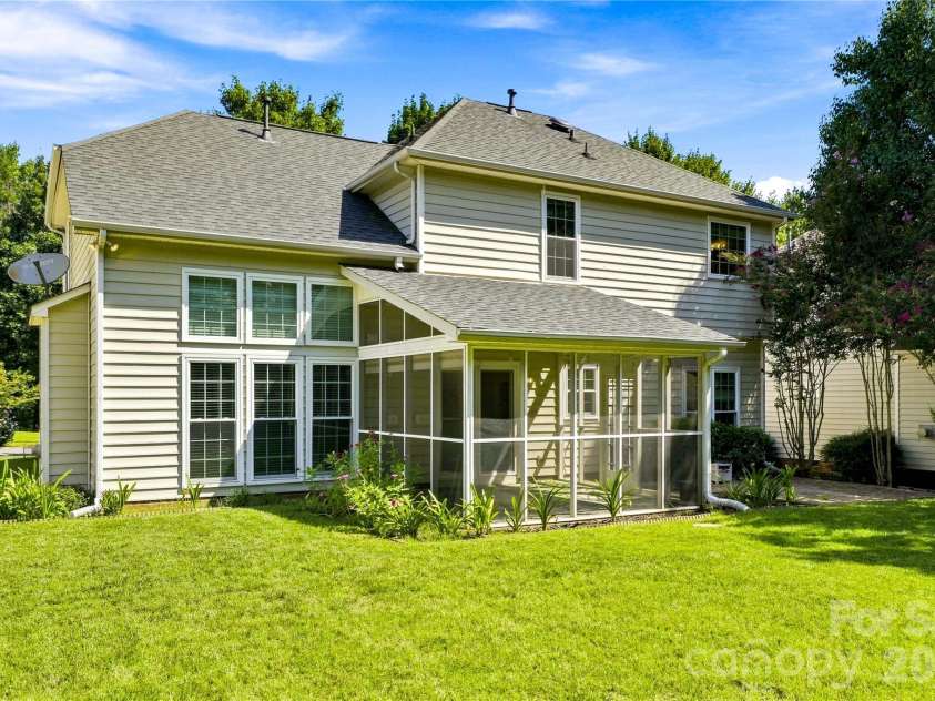 5477 Cambridge Bay Drive, Charlotte, NC 28269.  MLS# CAR4419836, YatesRealty ID 48767. 