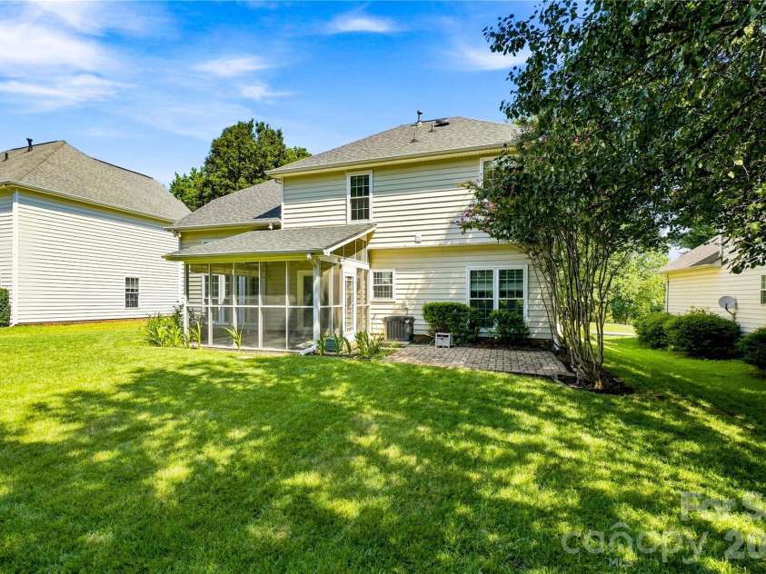 5477 Cambridge Bay Drive, Charlotte, NC 28269.  MLS# CAR4419836, YatesRealty ID 48767. 