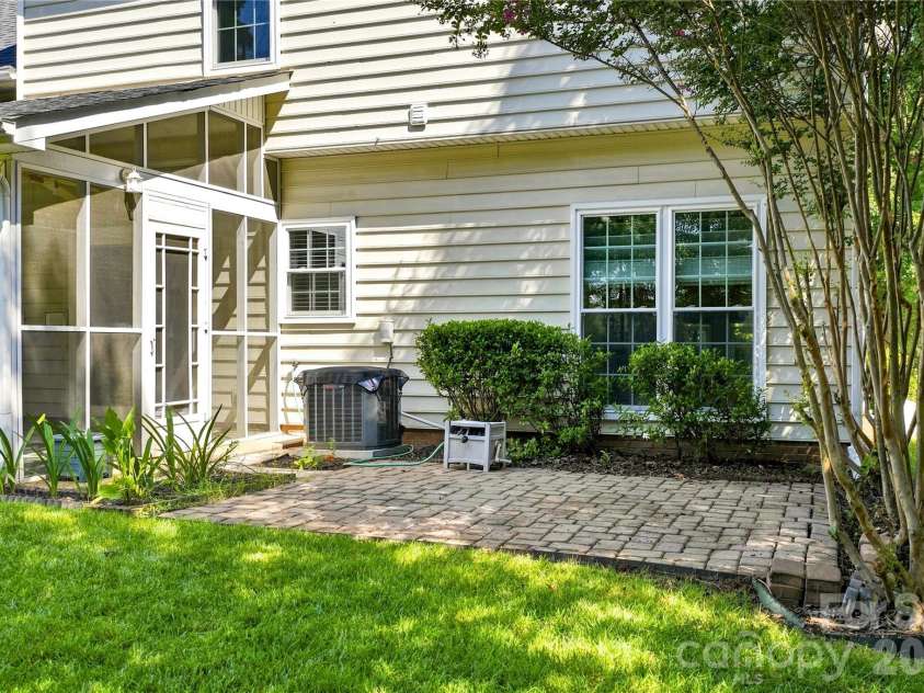 5477 Cambridge Bay Drive, Charlotte, NC 28269.  MLS# CAR4419836, YatesRealty ID 48767. 