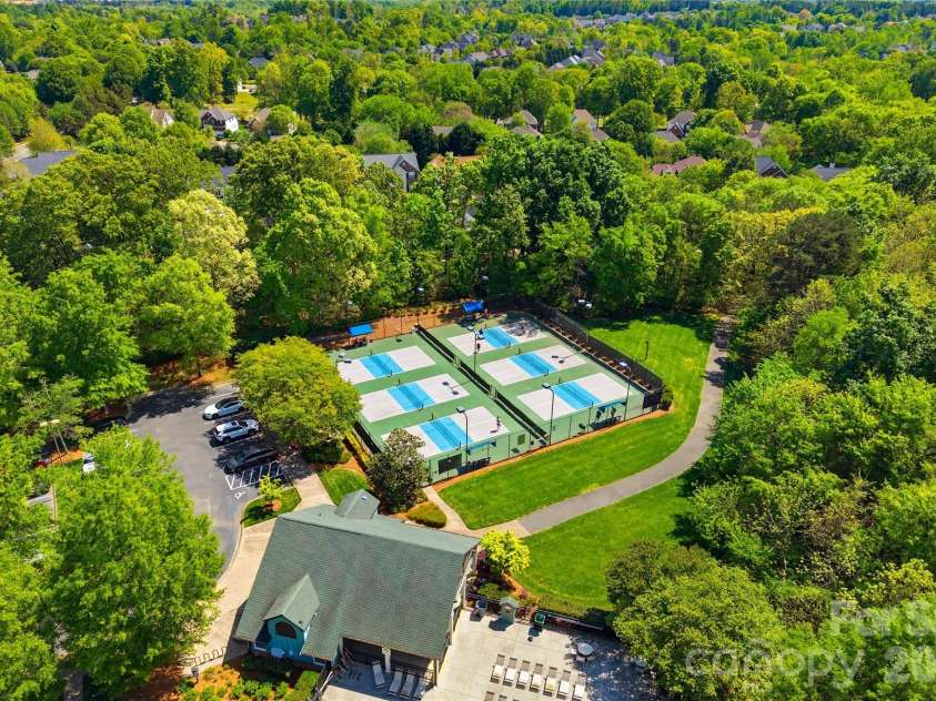 5477 Cambridge Bay Drive, Charlotte, NC 28269.  MLS# CAR4419836, YatesRealty ID 48767. 