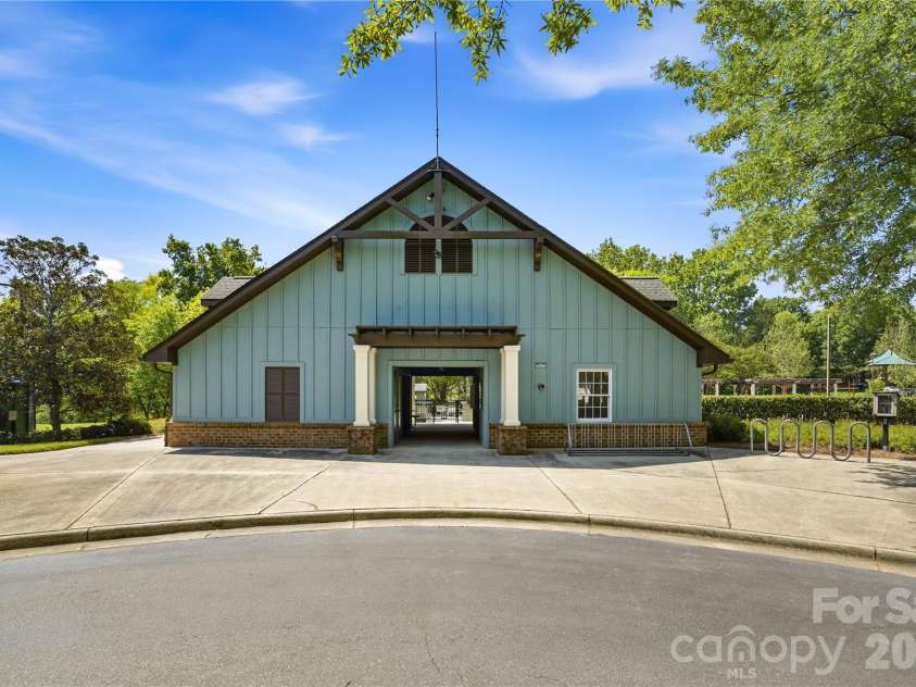 5477 Cambridge Bay Drive, Charlotte, NC 28269.  MLS# CAR4419836, YatesRealty ID 48767. 