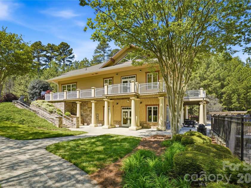 5477 Cambridge Bay Drive, Charlotte, NC 28269.  MLS# CAR4419836, YatesRealty ID 48767. 