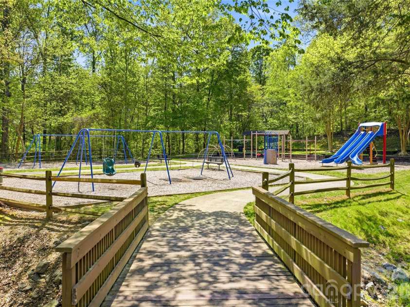 5477 Cambridge Bay Drive, Charlotte, NC 28269.  MLS# CAR4419836, YatesRealty ID 48767. 
