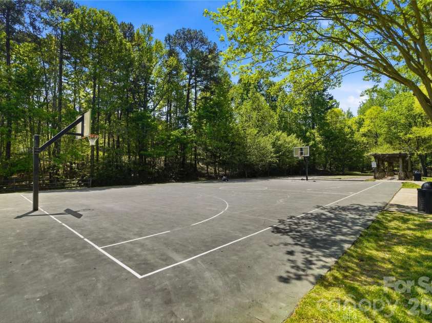 5477 Cambridge Bay Drive, Charlotte, NC 28269.  MLS# CAR4419836, YatesRealty ID 48767. 
