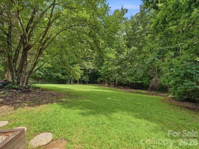2709 Stockwood Drive, Gastonia, NC 28056.  MLS# CAR4417564, YatesRealty ID 48768. 