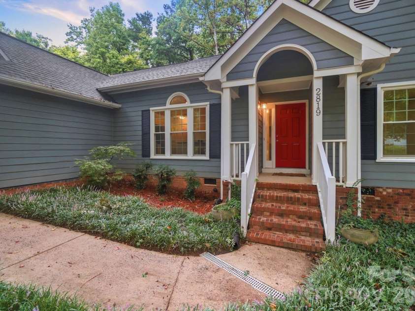 2819 Cedar Chase Drive, Matthews, NC 28105.  MLS# CAR4420001, YatesRealty ID 48769. Welcome! Come for a visit...