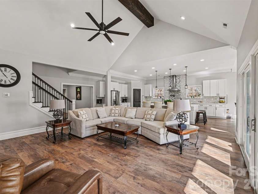 15200 August Lane, Charlotte, NC 28227.  MLS# CAR4350739, YatesRealty ID 4877. 
