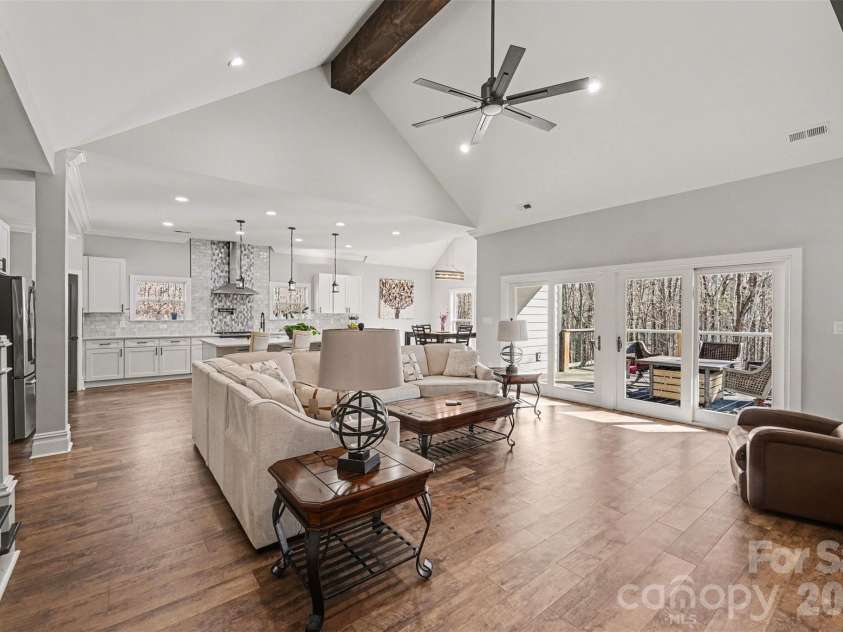 15200 August Lane, Charlotte, NC 28227.  MLS# CAR4350739, YatesRealty ID 4877. 