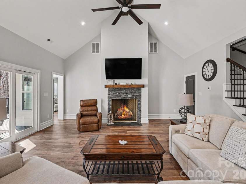 15200 August Lane, Charlotte, NC 28227.  MLS# CAR4350739, YatesRealty ID 4877. 
