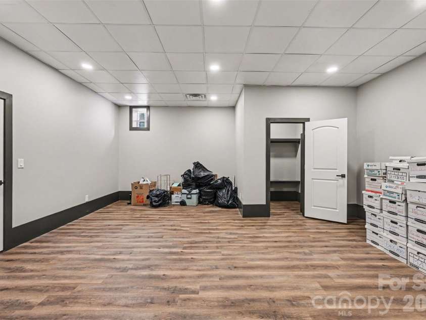 15200 August Lane, Charlotte, NC 28227.  MLS# CAR4350739, YatesRealty ID 4877. 