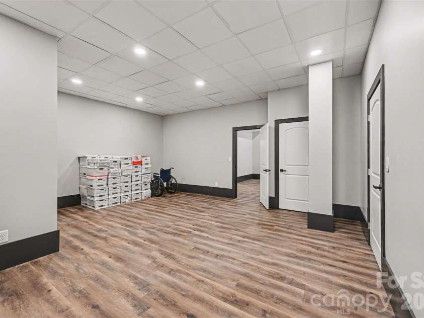 15200 August Lane, Charlotte, NC 28227.  MLS# CAR4350739, YatesRealty ID 4877. 