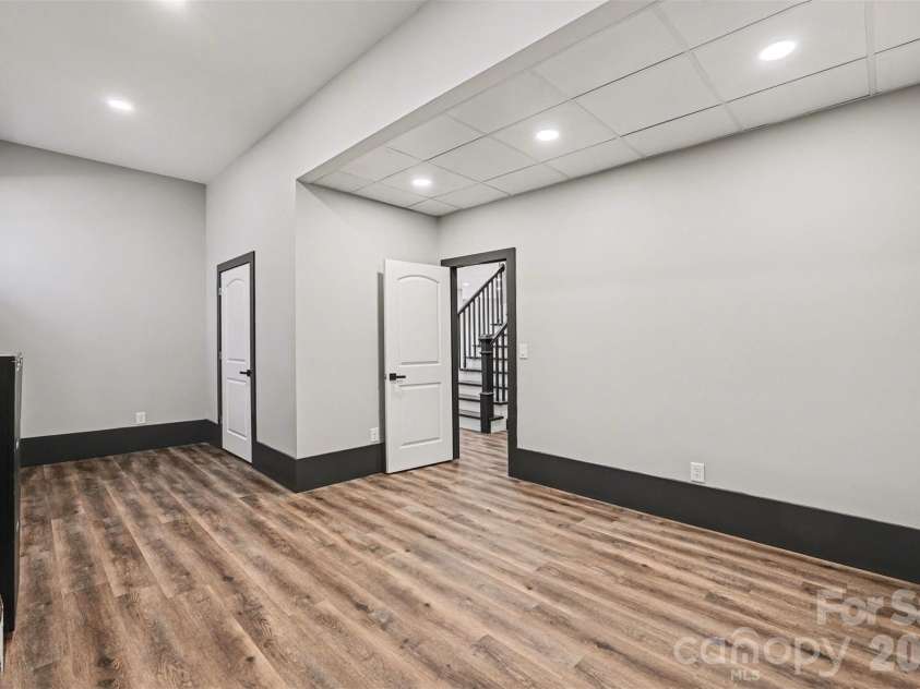 15200 August Lane, Charlotte, NC 28227.  MLS# CAR4350739, YatesRealty ID 4877. 