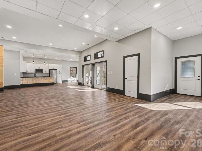 15200 August Lane, Charlotte, NC 28227.  MLS# CAR4350739, YatesRealty ID 4877. 