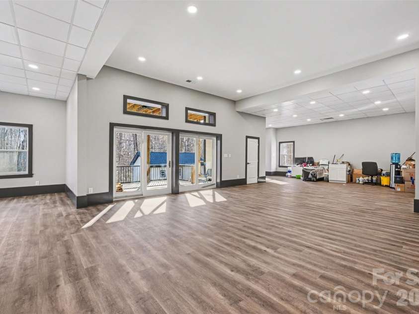 15200 August Lane, Charlotte, NC 28227.  MLS# CAR4350739, YatesRealty ID 4877. 