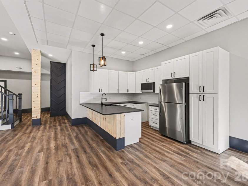 15200 August Lane, Charlotte, NC 28227.  MLS# CAR4350739, YatesRealty ID 4877. 