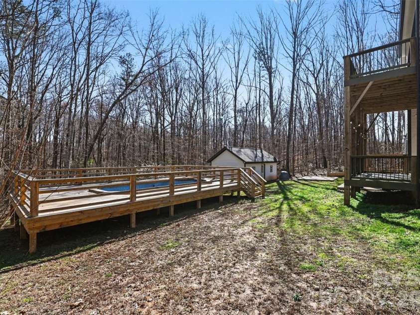 15200 August Lane, Charlotte, NC 28227.  MLS# CAR4350739, YatesRealty ID 4877. 
