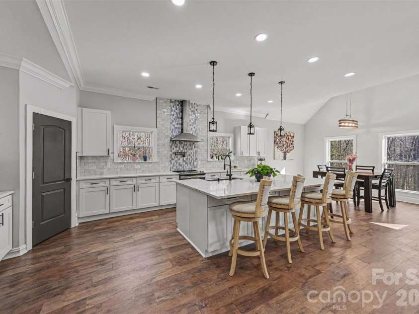 15200 August Lane, Charlotte, NC 28227.  MLS# CAR4350739, YatesRealty ID 4877. MAIN KITCHEN