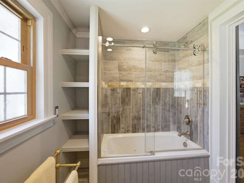 211 Jefferson Street, York, SC 29745.  MLS# CAR4419991, YatesRealty ID 48770. 