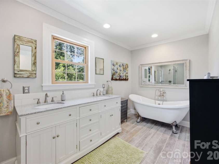 211 Jefferson Street, York, SC 29745.  MLS# CAR4419991, YatesRealty ID 48770. 