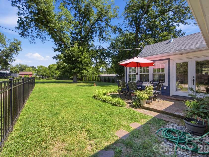 211 Jefferson Street, York, SC 29745.  MLS# CAR4419991, YatesRealty ID 48770. 