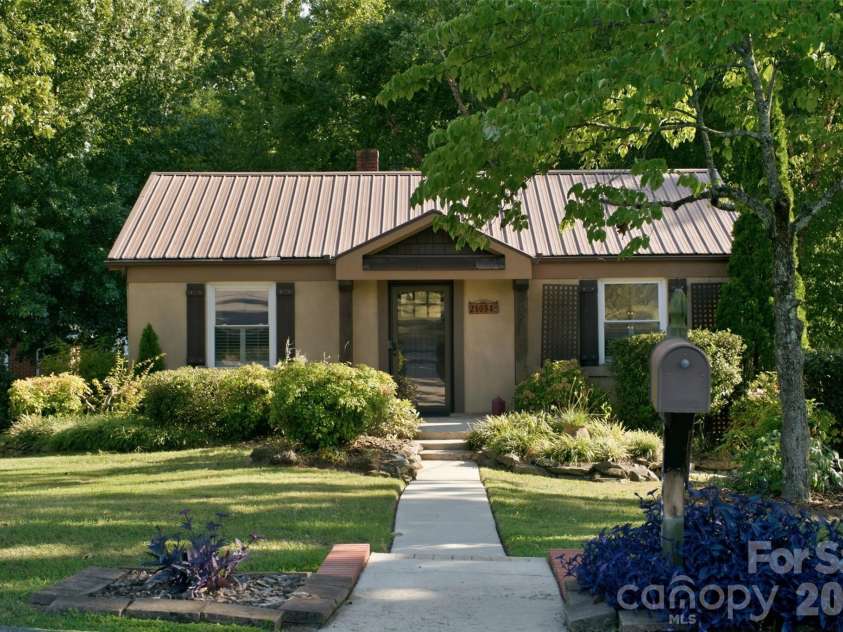 21034 Cornelius Street, Cornelius, NC 28031.  MLS# CAR4410625, YatesRealty ID 48772. 