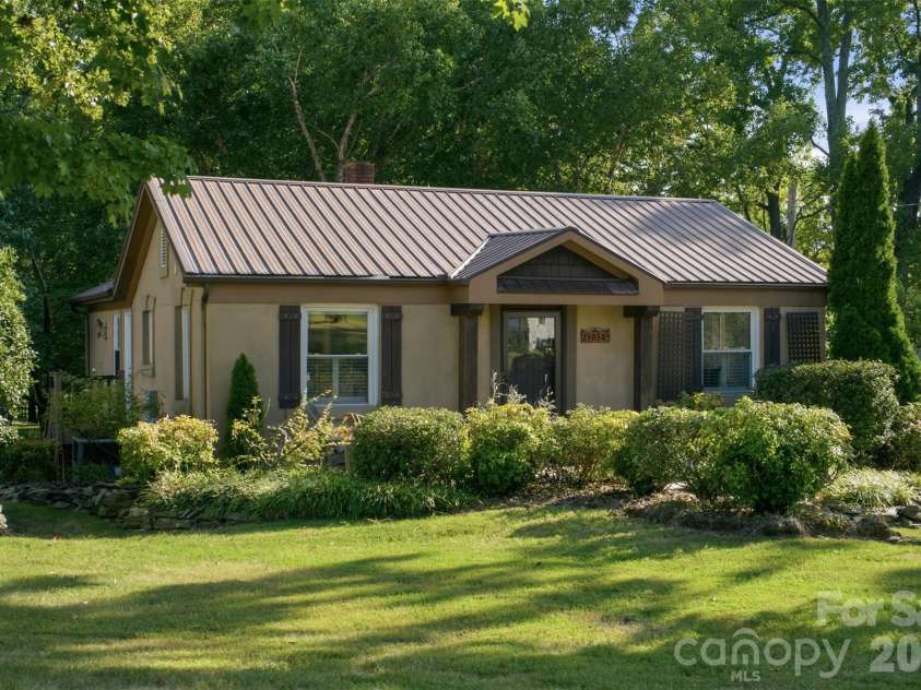 21034 Cornelius Street, Cornelius, NC 28031.  MLS# CAR4410625, YatesRealty ID 48772. 
