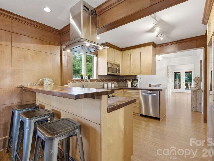21034 Cornelius Street, Cornelius, NC 28031.  MLS# CAR4410625, YatesRealty ID 48772. 