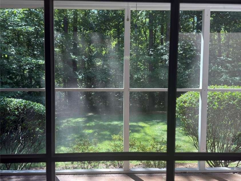 8805 Crosstimbers Drive, Charlotte, NC 28215.  MLS# CAR4418067, YatesRealty ID 48773. 