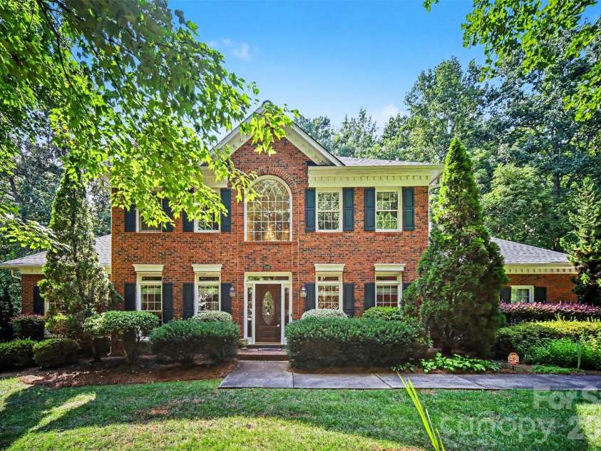 8805 Crosstimbers Drive, Charlotte, NC 28215.  MLS# CAR4418067, YatesRealty ID 48773. 