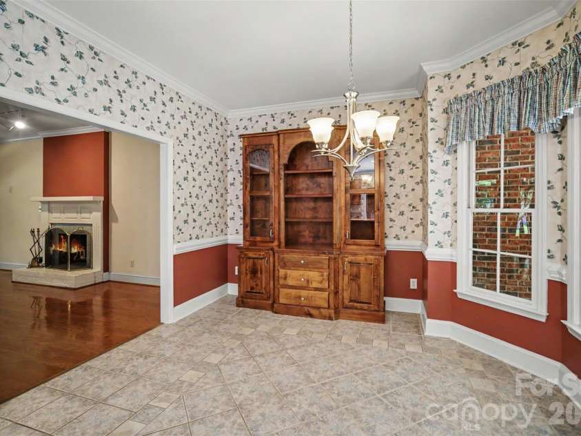 8805 Crosstimbers Drive, Charlotte, NC 28215.  MLS# CAR4418067, YatesRealty ID 48773. 