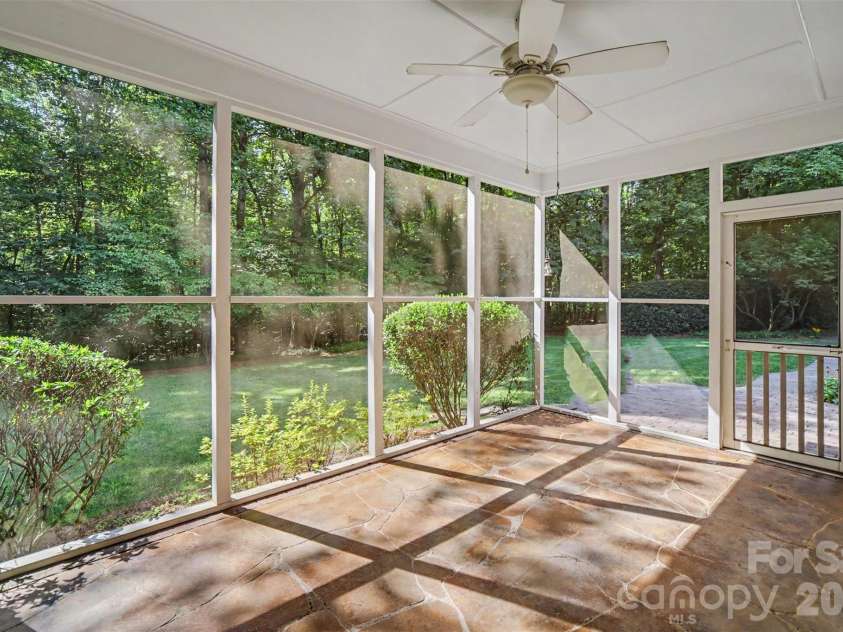 8805 Crosstimbers Drive, Charlotte, NC 28215.  MLS# CAR4418067, YatesRealty ID 48773. 