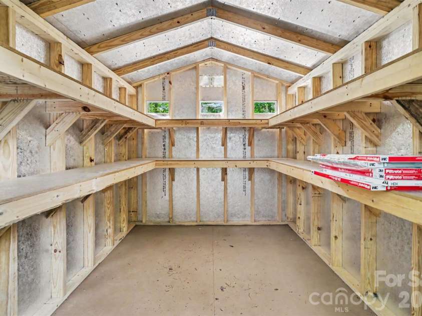 8805 Crosstimbers Drive, Charlotte, NC 28215.  MLS# CAR4418067, YatesRealty ID 48773. 