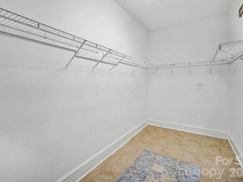 8805 Crosstimbers Drive, Charlotte, NC 28215.  MLS# CAR4418067, YatesRealty ID 48773. 
