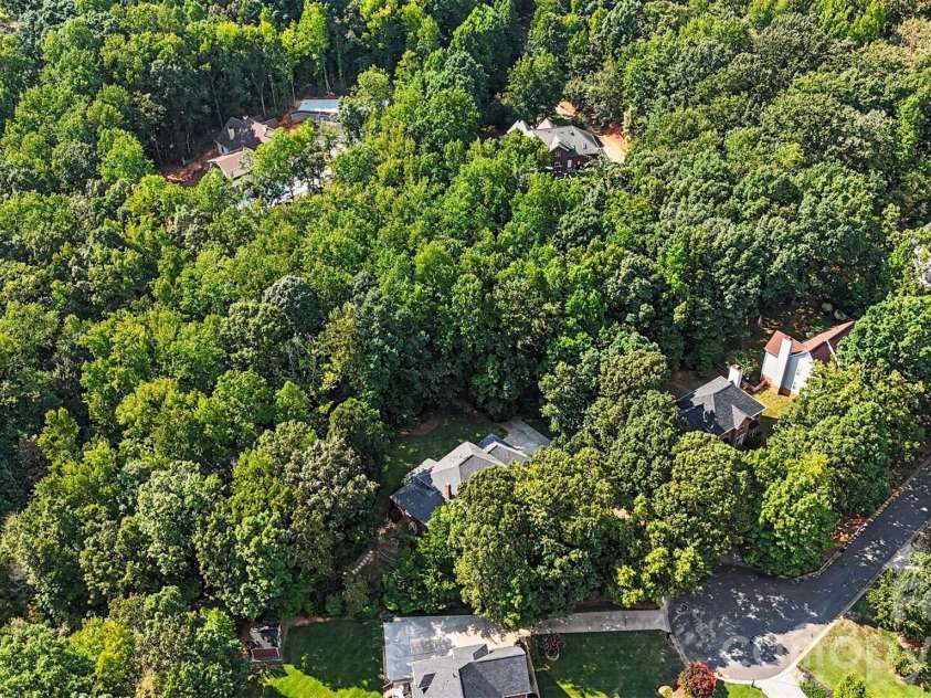 8805 Crosstimbers Drive, Charlotte, NC 28215.  MLS# CAR4418067, YatesRealty ID 48773. 