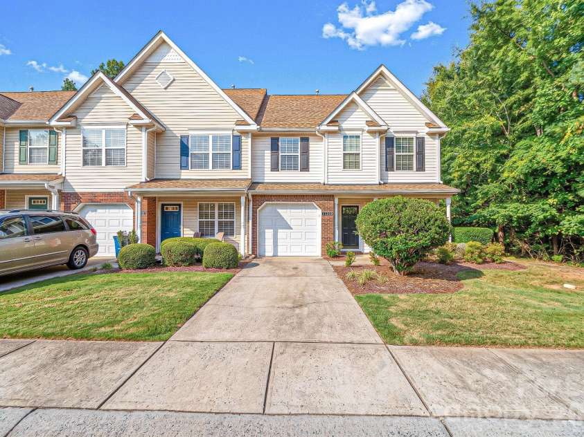 11319 Morgan Valley Lane, Charlotte, NC 28270.  MLS# CAR4418759, YatesRealty ID 48774. 