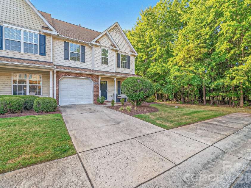 11319 Morgan Valley Lane, Charlotte, NC 28270.  MLS# CAR4418759, YatesRealty ID 48774. 