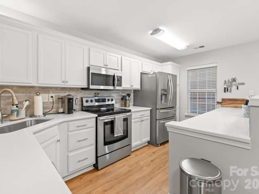 11319 Morgan Valley Lane, Charlotte, NC 28270.  MLS# CAR4418759, YatesRealty ID 48774. 