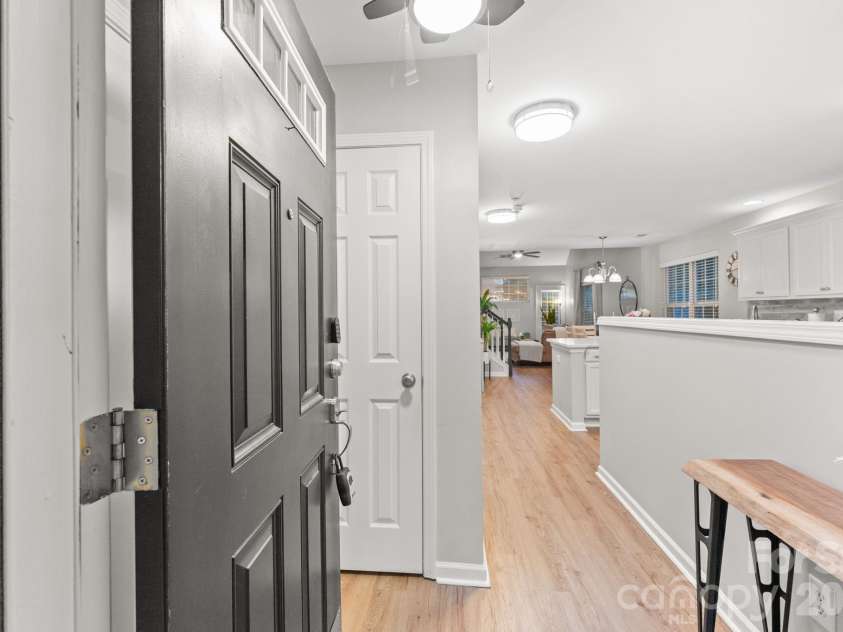 11319 Morgan Valley Lane, Charlotte, NC 28270.  MLS# CAR4418759, YatesRealty ID 48774. Fully Updated!