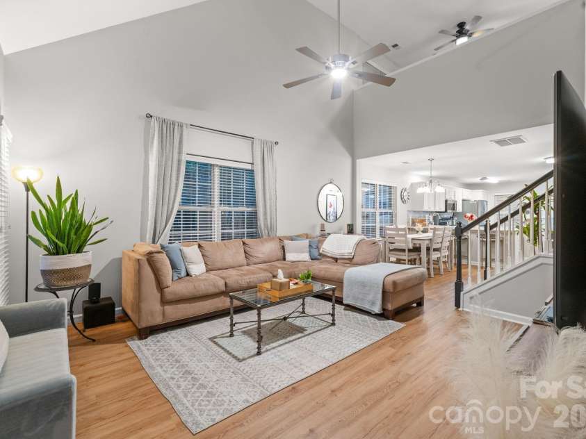 11319 Morgan Valley Lane, Charlotte, NC 28270.  MLS# CAR4418759, YatesRealty ID 48774. Tall Vaulted Ceilings!