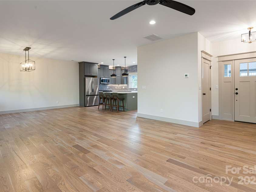 30 Acona Lane, Asheville, NC 28803.  MLS# CAR4312370, YatesRealty ID 4878. 