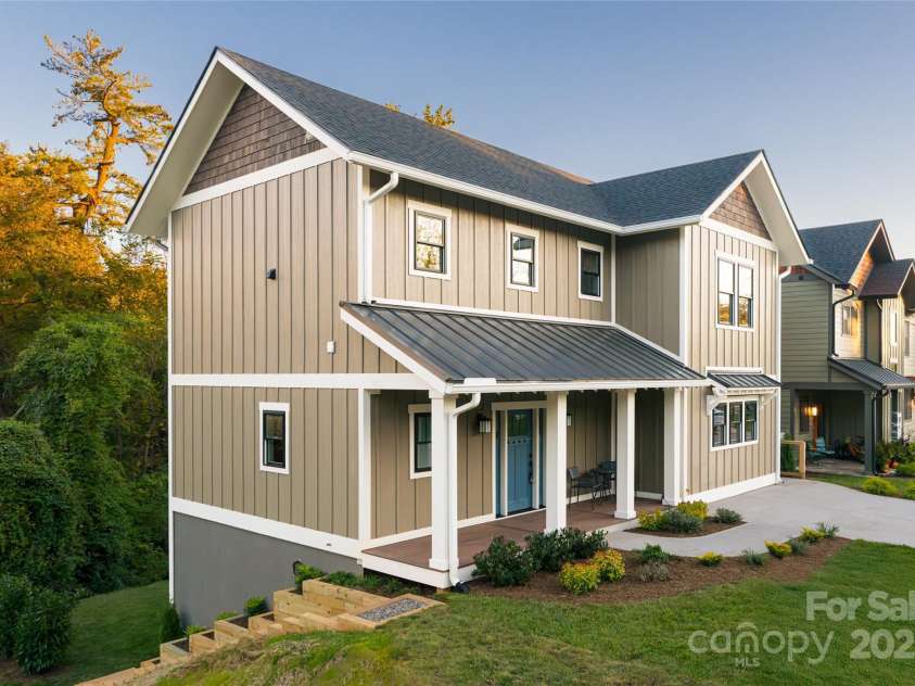 30 Acona Lane, Asheville, NC 28803.  MLS# CAR4312370, YatesRealty ID 4878. 