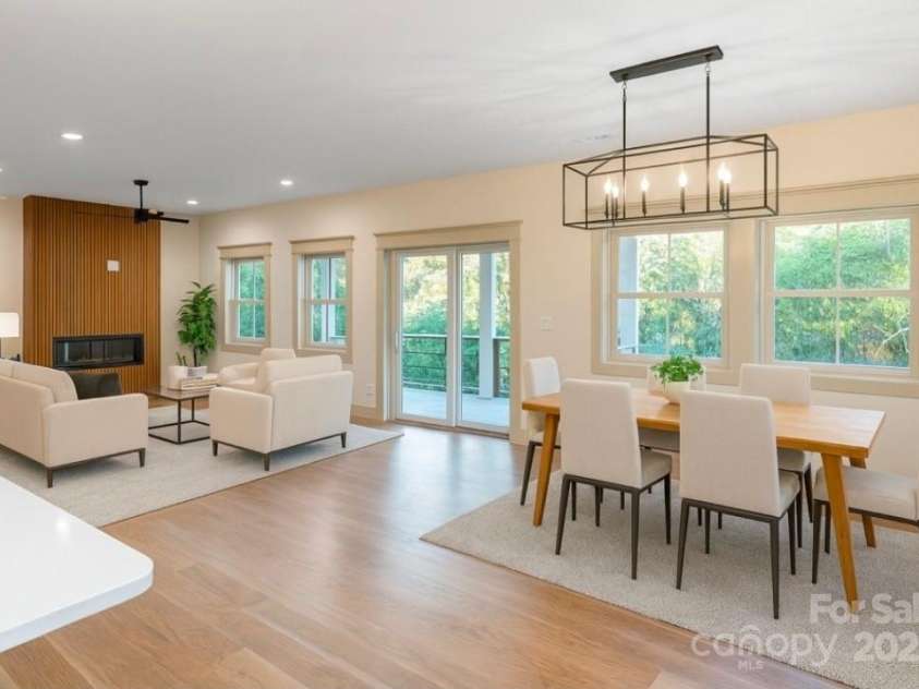 30 Acona Lane, Asheville, NC 28803.  MLS# CAR4312370, YatesRealty ID 4878. 