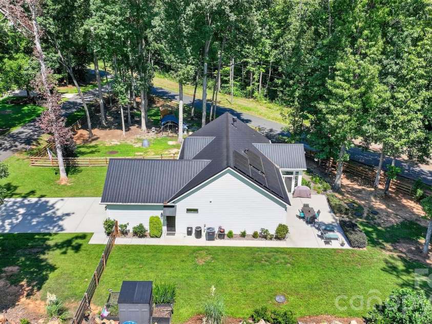7342 Milan Drive, Huntersville, NC 28078.  MLS# CAR4418830, YatesRealty ID 48780. 