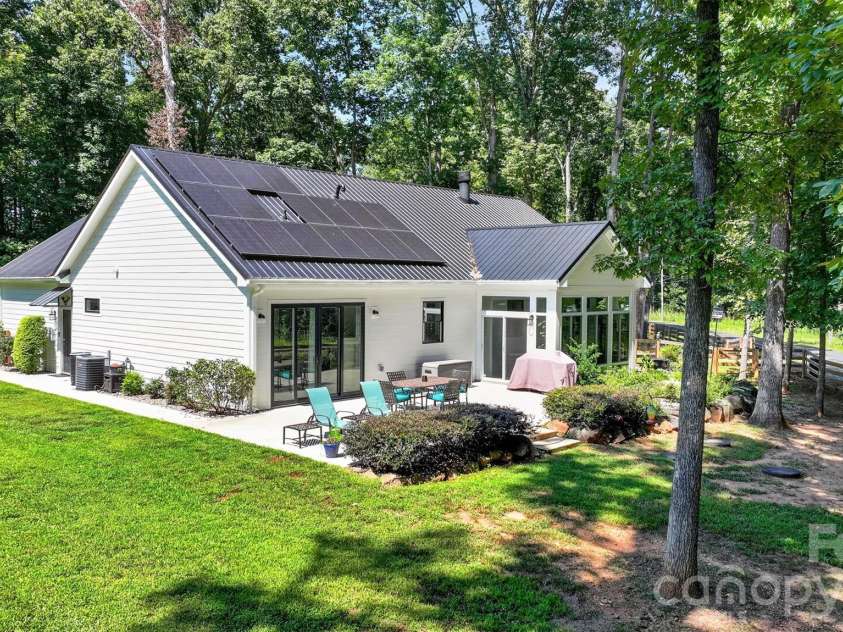 7342 Milan Drive, Huntersville, NC 28078.  MLS# CAR4418830, YatesRealty ID 48780. 