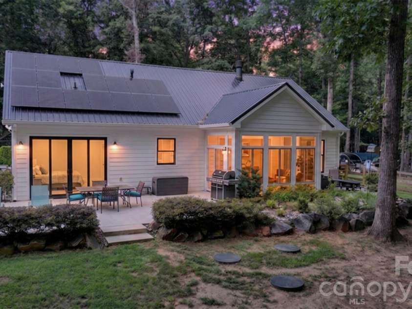 7342 Milan Drive, Huntersville, NC 28078.  MLS# CAR4418830, YatesRealty ID 48780. 